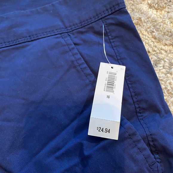 Women’s Mid Rise Stretch Navy Blue Shorts 16 7” Inseam Summer Chino Cotton New - Picture 2 of 8